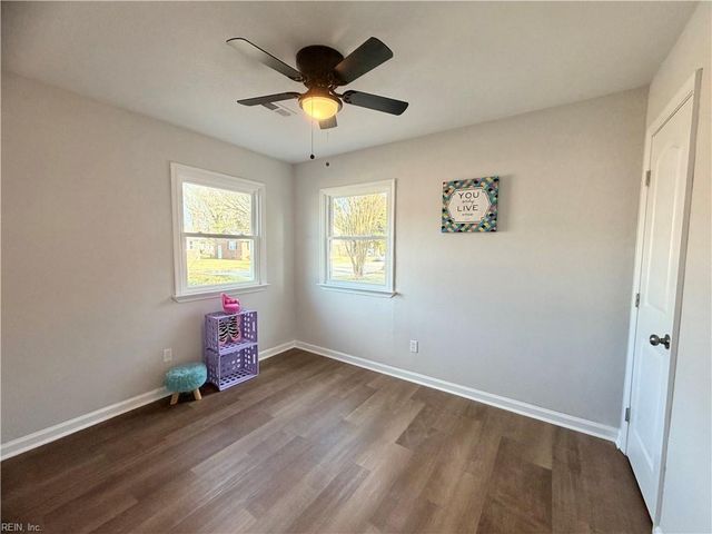 615 Gary LN, Hampton, VA 23661