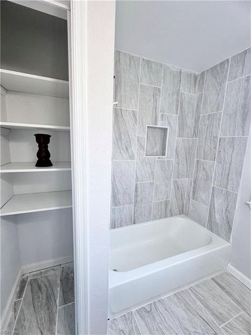 615 Gary LN, Hampton, VA 23661