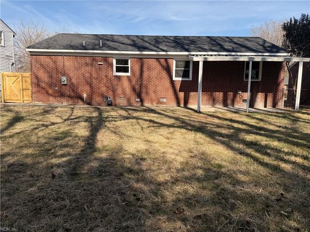 615 Gary LN, Hampton, VA 23661