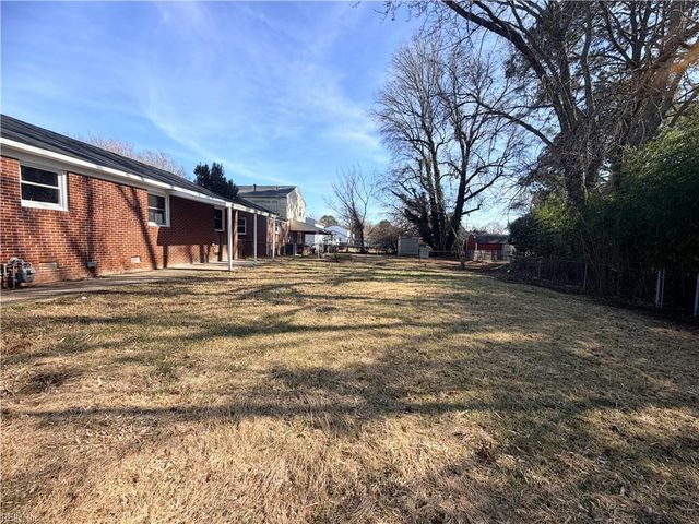 615 Gary LN, Hampton, VA 23661