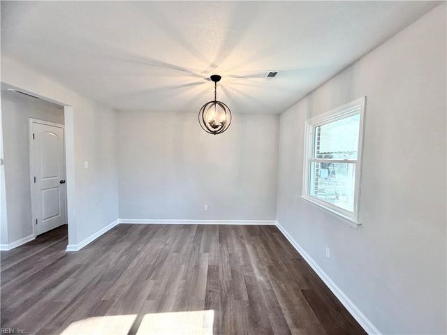 615 Gary LN, Hampton, VA 23661