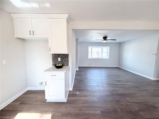 615 Gary LN, Hampton, VA 23661