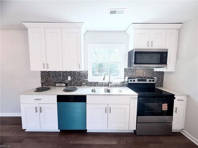 615 Gary LN, Hampton, VA 23661