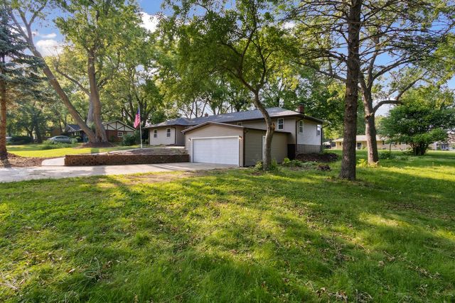 401 Homestead Lane, Rockford, IL 61102
