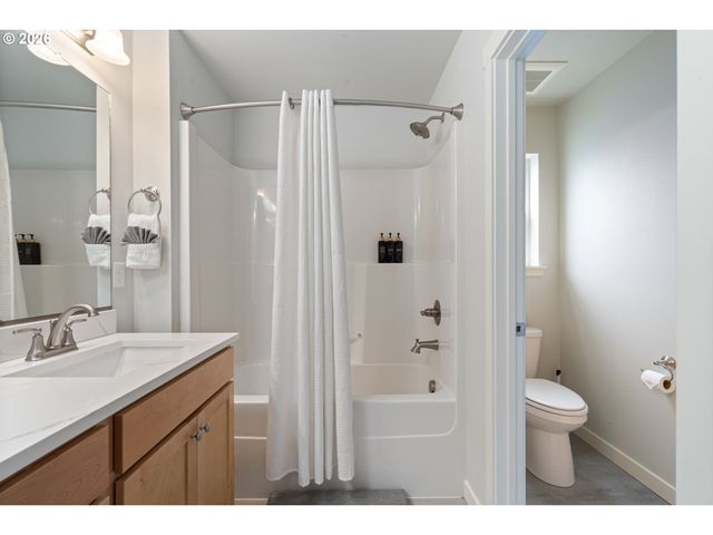 120 S LAGOON St, Rockaway Beach, OR 97136