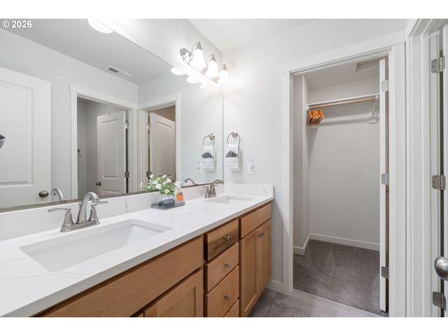 120 S LAGOON St, Rockaway Beach, OR 97136