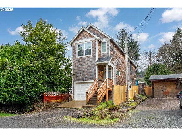 120 S LAGOON St, Rockaway Beach, OR 97136