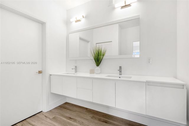 1123 NE 23rd Ter, Pompano Beach, FL 33062