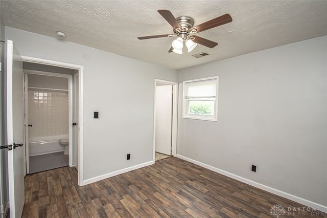 1482 Cobblestone Street, Riverside, OH 45432