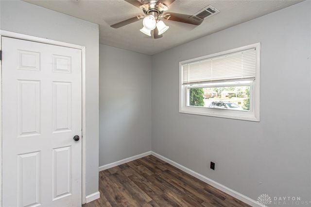 1482 Cobblestone Street, Riverside, OH 45432