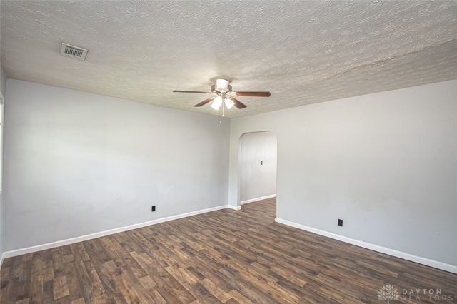 1482 Cobblestone Street, Riverside, OH 45432
