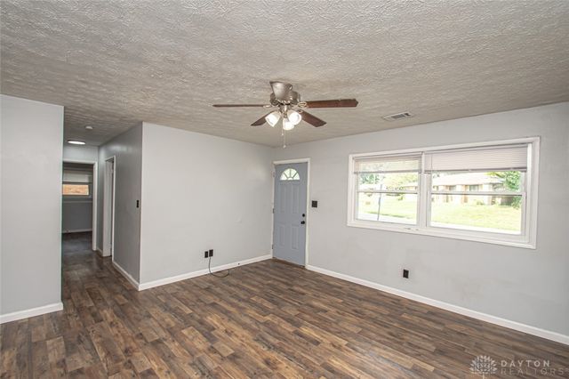 1482 Cobblestone Street, Riverside, OH 45432