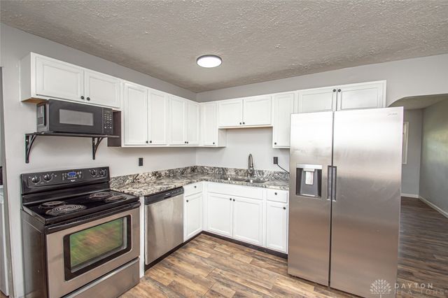 1482 Cobblestone Street, Riverside, OH 45432