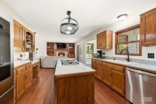 925 Merrill New Road, Sugar Grove, IL 60554