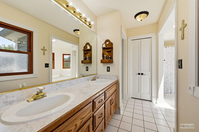 925 Merrill New Road, Sugar Grove, IL 60554