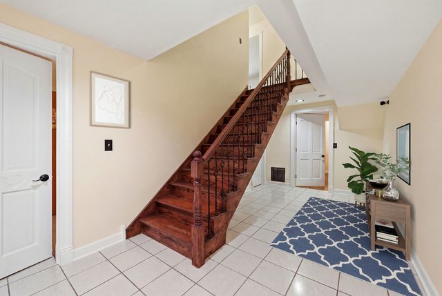 925 Merrill New Road, Sugar Grove, IL 60554