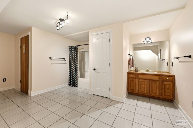 925 Merrill New Road, Sugar Grove, IL 60554