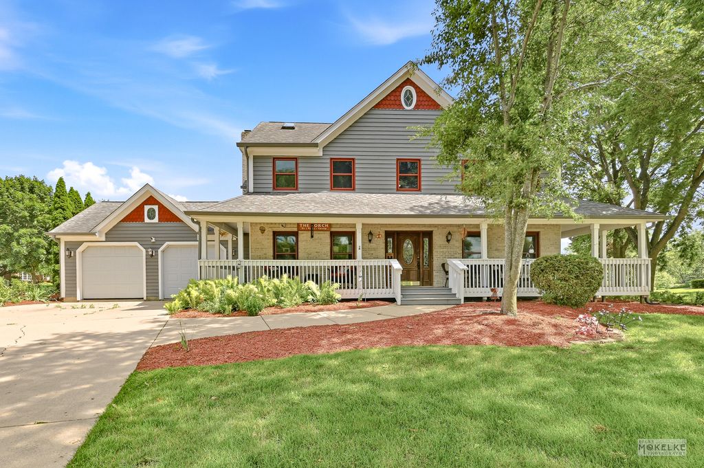 925 Merrill New Road, Sugar Grove, IL 60554