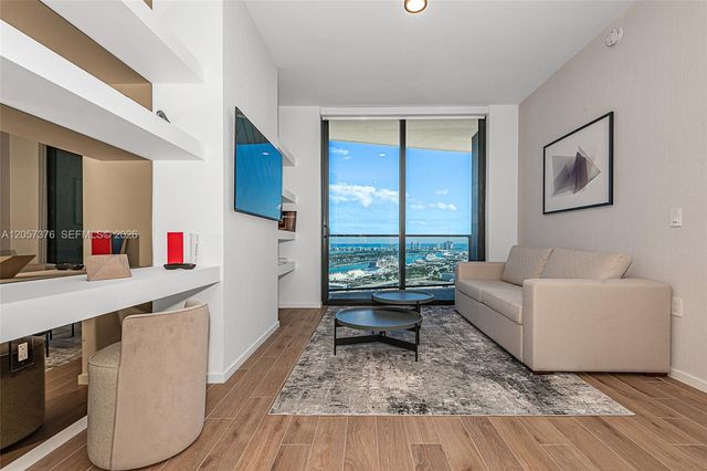 398 NE 5th St 3711, Miami, FL 33132