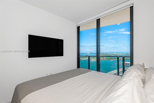 398 NE 5th St 3711, Miami, FL 33132