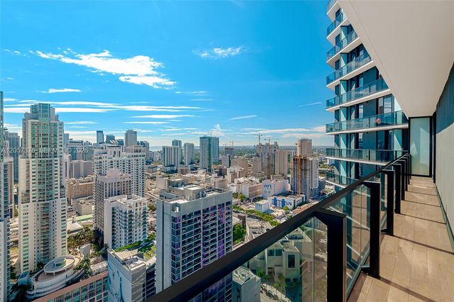 398 NE 5th St 3711, Miami, FL 33132
