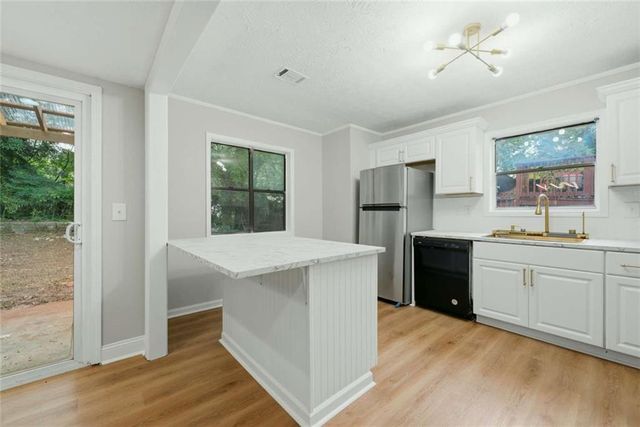 917 Lake Watch Drive, Stone Mountain, GA 30088