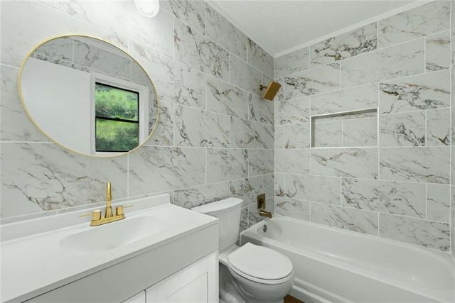 917 Lake Watch Drive, Stone Mountain, GA 30088