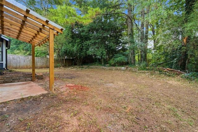 917 Lake Watch Drive, Stone Mountain, GA 30088