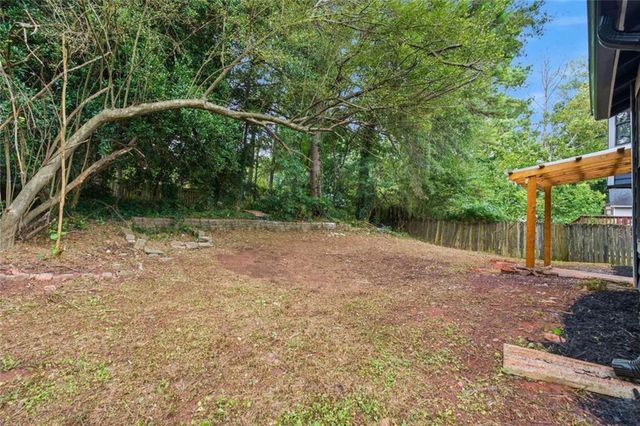 917 Lake Watch Drive, Stone Mountain, GA 30088