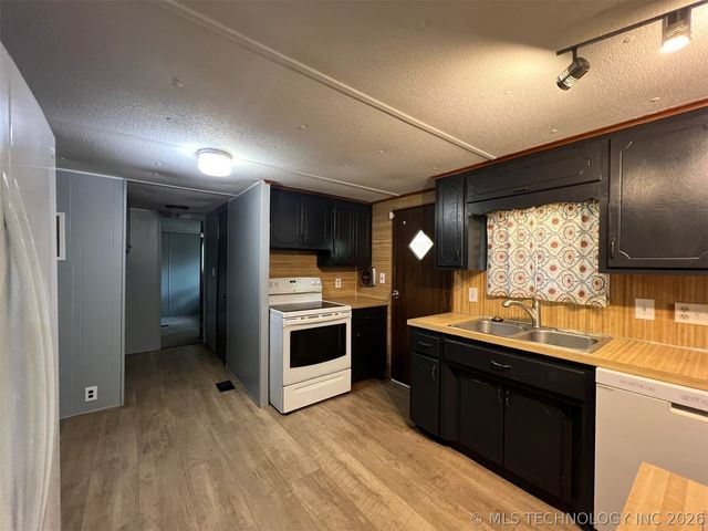 5364 W Cove Drive, Terlton, OK 74081