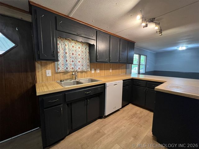 5364 W Cove Drive, Terlton, OK 74081