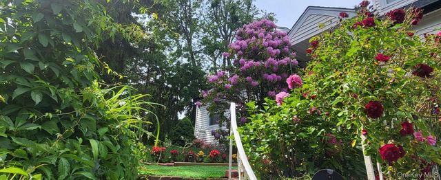 257 Schenck Avenue, Great Neck, NY 11021