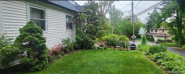 257 Schenck Avenue, Great Neck, NY 11021