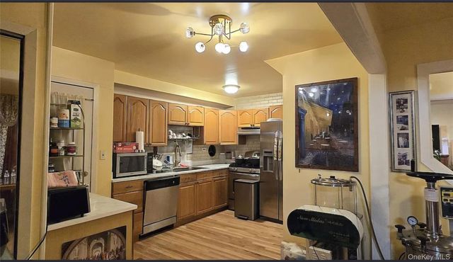 257 Schenck Avenue, Great Neck, NY 11021