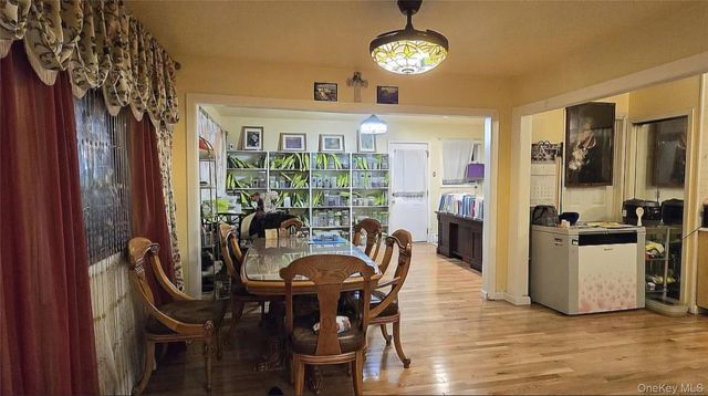 257 Schenck Avenue, Great Neck, NY 11021