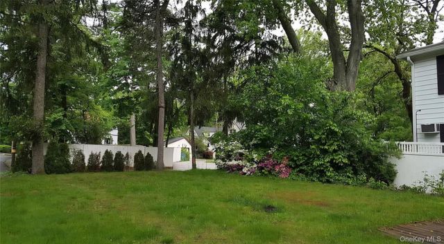 257 Schenck Avenue, Great Neck, NY 11021