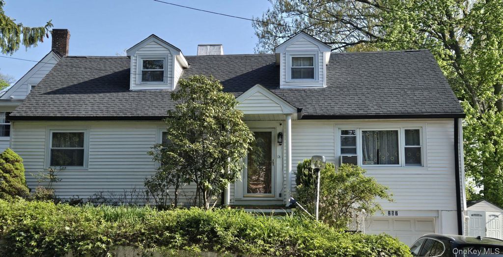 257 Schenck Avenue, Great Neck, NY 11021