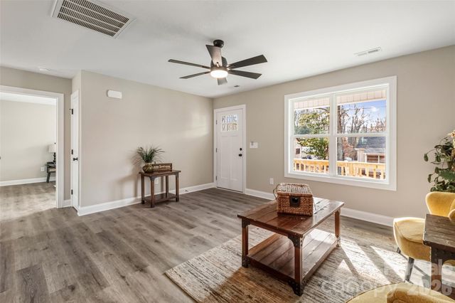 91 W 7th Street, Lexington, NC 27295