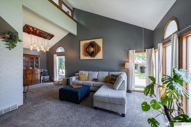 16269 Riggs Street, Omaha, NE 68135