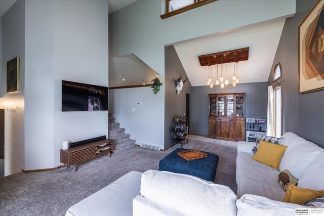16269 Riggs Street, Omaha, NE 68135