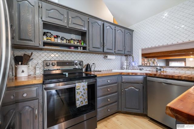16269 Riggs Street, Omaha, NE 68135