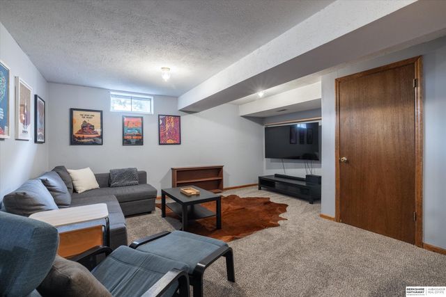 16269 Riggs Street, Omaha, NE 68135