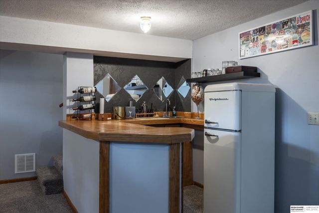 16269 Riggs Street, Omaha, NE 68135