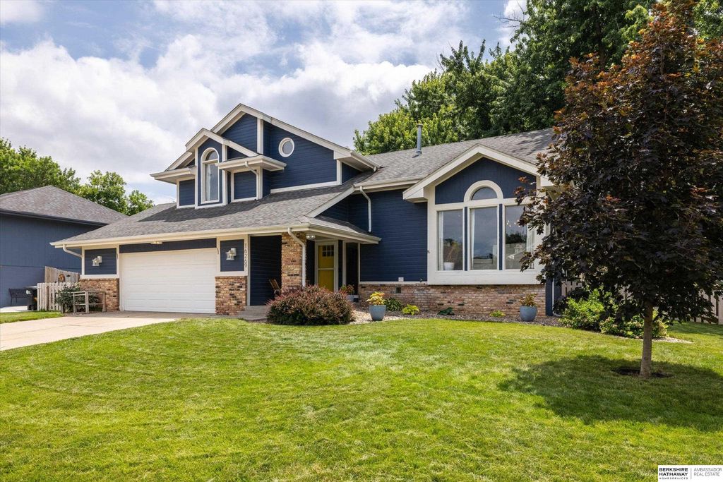 16269 Riggs Street, Omaha, NE 68135