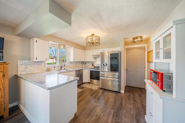 1835 DEXTER STREET, New London, WI 54961