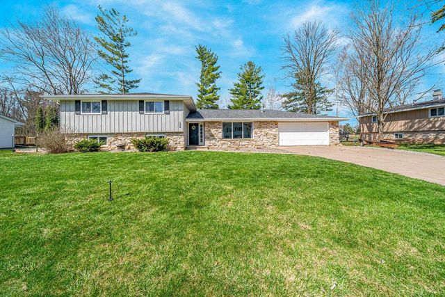 1835 DEXTER STREET, New London, WI 54961