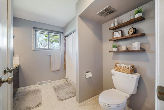 1835 DEXTER STREET, New London, WI 54961
