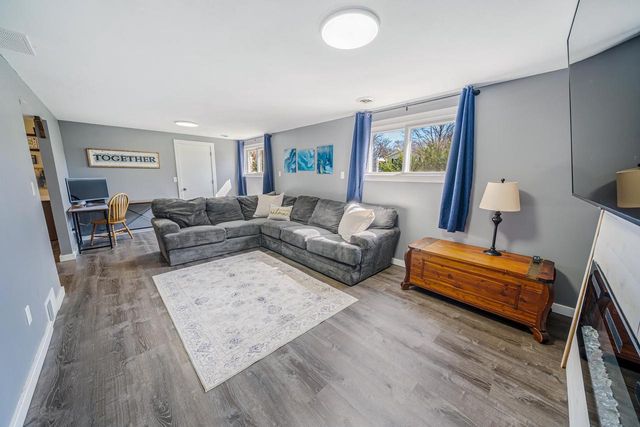 1835 DEXTER STREET, New London, WI 54961