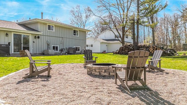 1835 DEXTER STREET, New London, WI 54961
