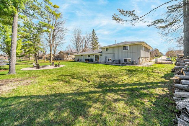 1835 DEXTER STREET, New London, WI 54961